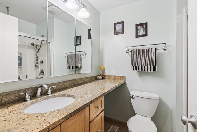 20 Oak Tree Court 20, Elmhurst, IL 60126