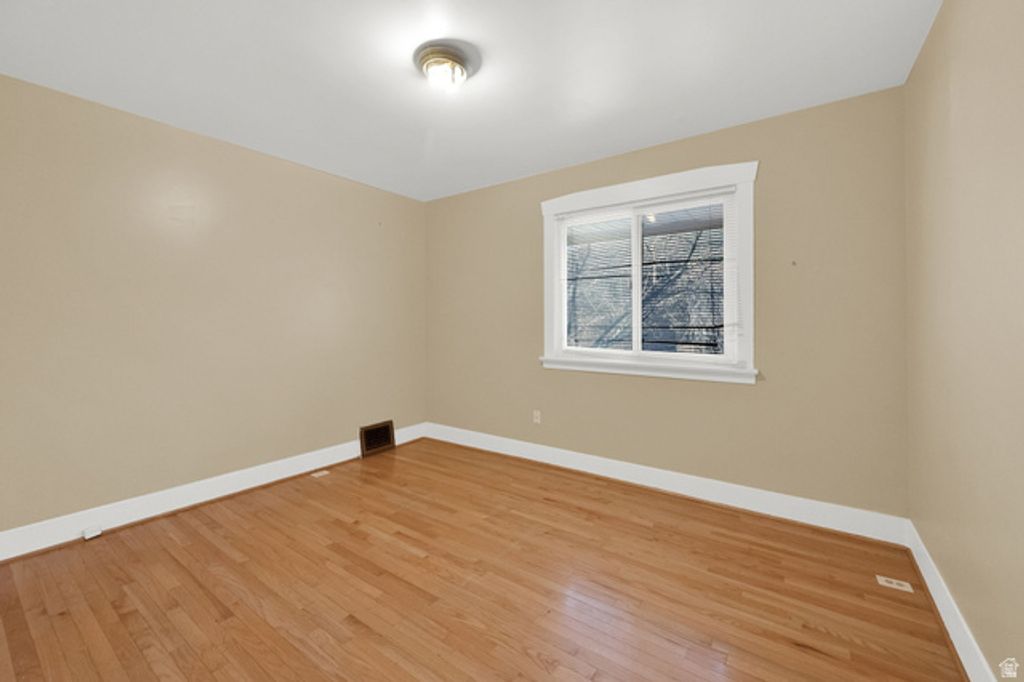 Image 12 of property listing at 1024 E RAMONA AVE, Salt Lake City, UT 84105
