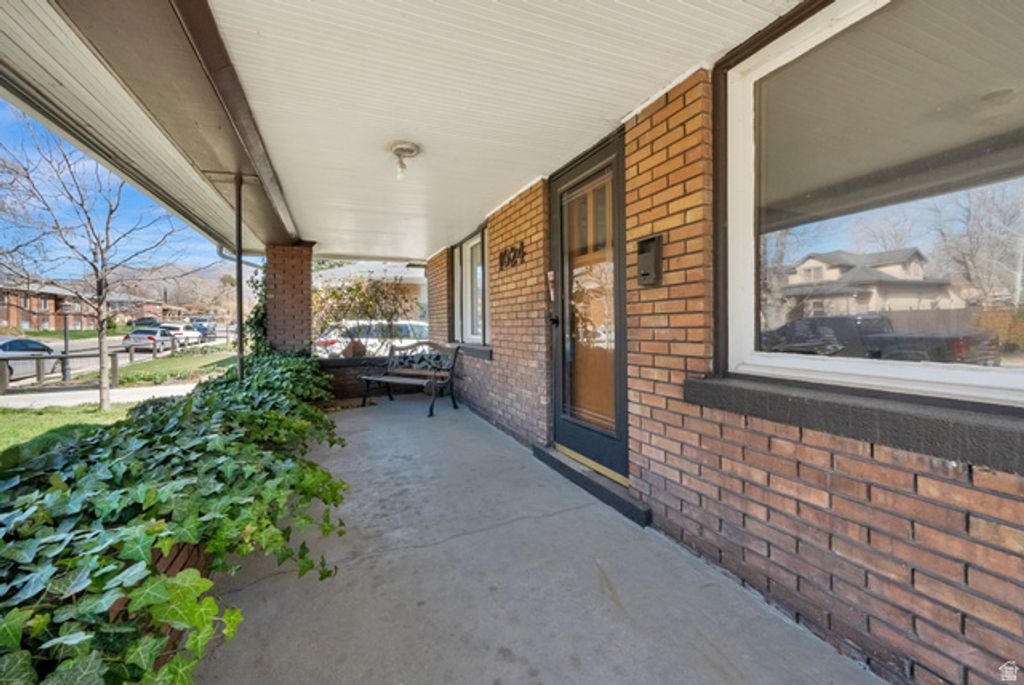 Image 3 of property listing at 1024 E RAMONA AVE, Salt Lake City, UT 84105