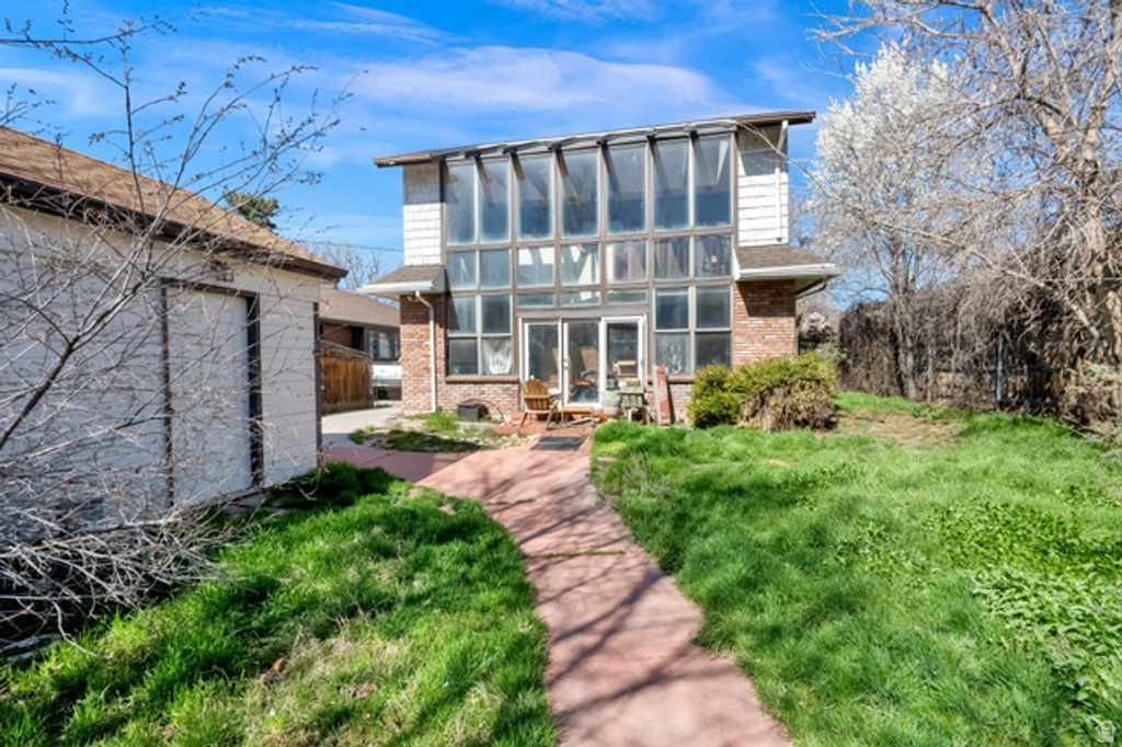 Image 23 of property listing at 1024 E RAMONA AVE, Salt Lake City, UT 84105