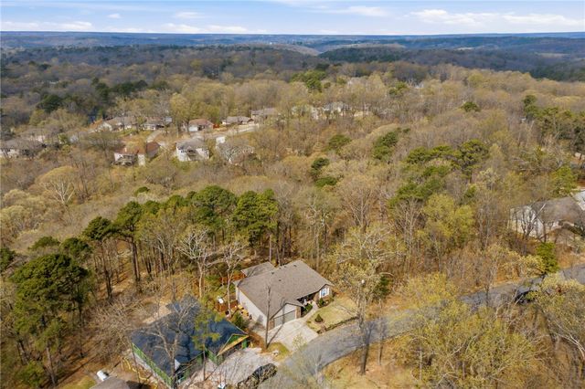 10 Radcliffe Drive, Bella Vista, AR 72714