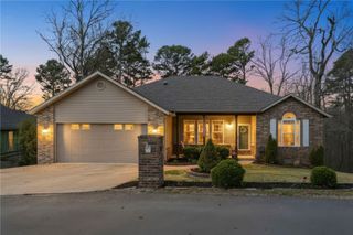 10 Radcliffe Drive, Bella Vista, AR 72714