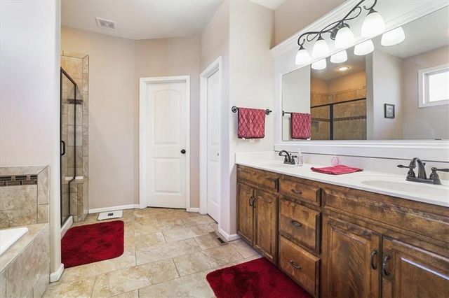 706 Crestridge Drive, Kearney, MO 64060