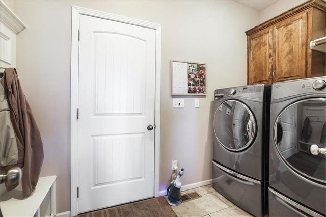 706 Crestridge Drive, Kearney, MO 64060