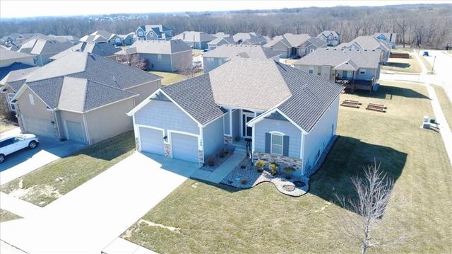 706 Crestridge Drive, Kearney, MO 64060