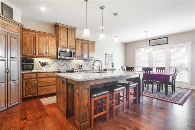 706 Crestridge Drive, Kearney, MO 64060