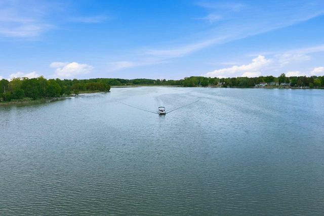 405 Lake DRIVE, Random Lake, WI 53075
