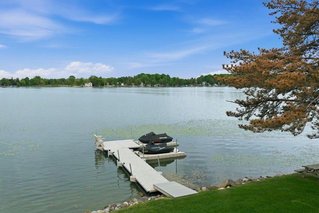 405 Lake DRIVE, Random Lake, WI 53075