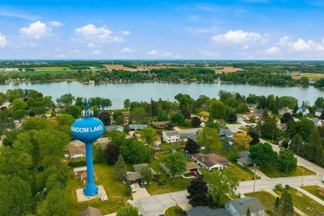 405 Lake DRIVE, Random Lake, WI 53075
