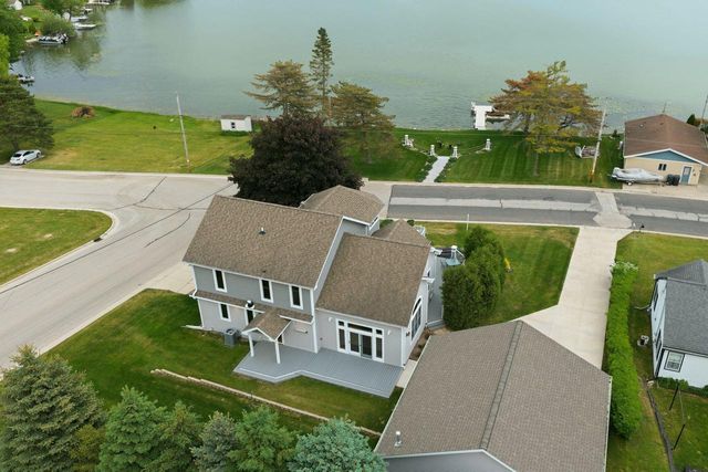 405 Lake DRIVE, Random Lake, WI 53075