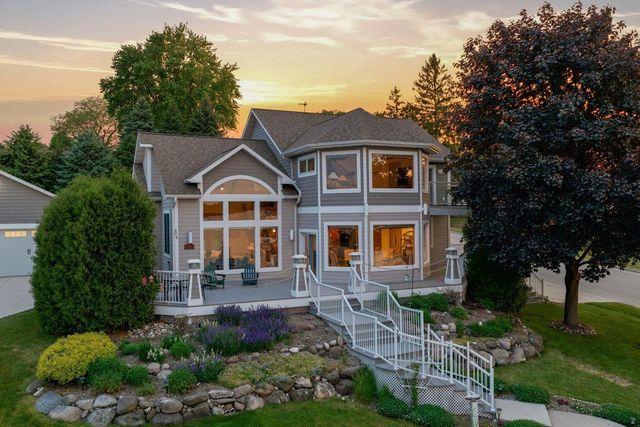 405 Lake DRIVE, Random Lake, WI 53075
