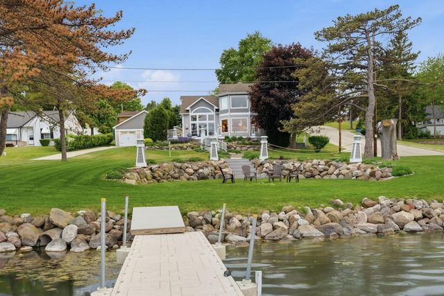 405 Lake DRIVE, Random Lake, WI 53075
