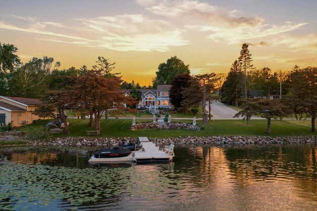 405 Lake DRIVE, Random Lake, WI 53075