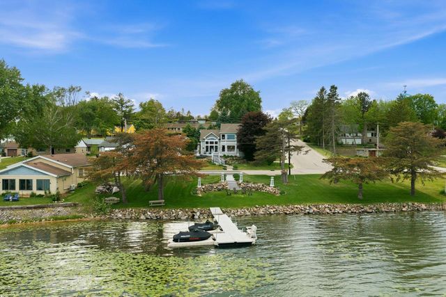 405 Lake DRIVE, Random Lake, WI 53075