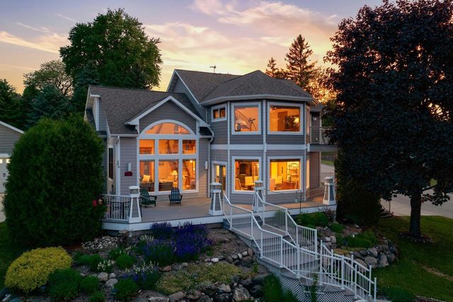 405 Lake DRIVE, Random Lake, WI 53075