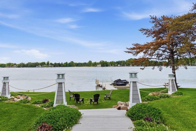 405 Lake DRIVE, Random Lake, WI 53075