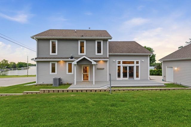 405 Lake DRIVE, Random Lake, WI 53075
