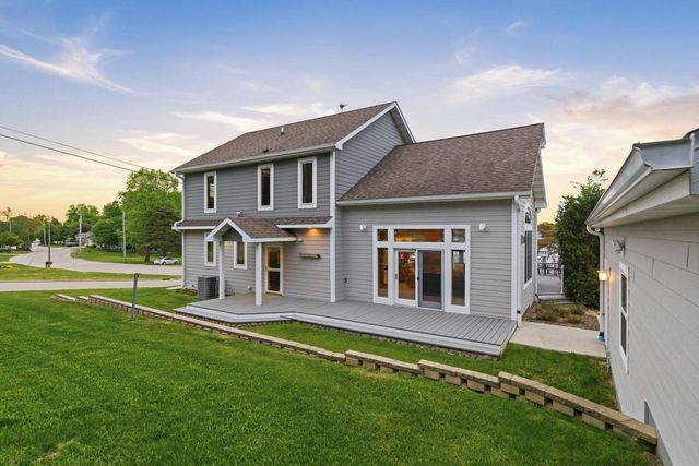 405 Lake DRIVE, Random Lake, WI 53075