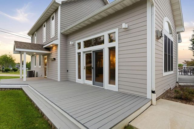 405 Lake DRIVE, Random Lake, WI 53075