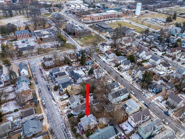 28 Handy Street, New Brunswick, NJ 08901