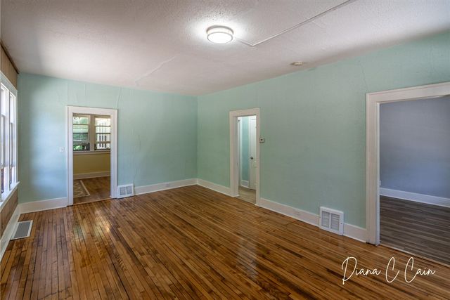 504 Mclaren Street, Muskegon, MI 49442
