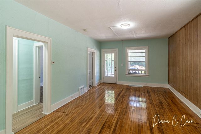 504 Mclaren Street, Muskegon, MI 49442
