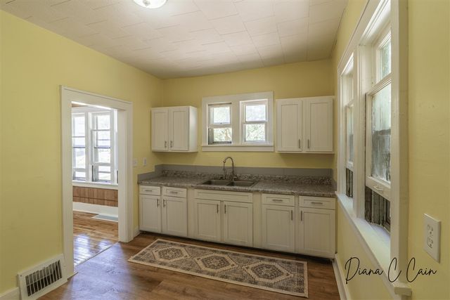 504 Mclaren Street, Muskegon, MI 49442