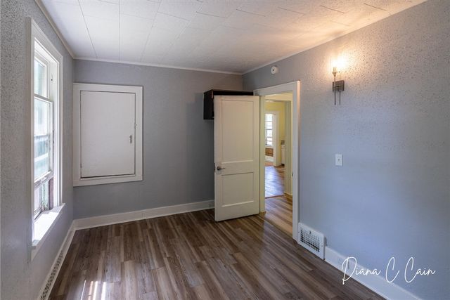 504 Mclaren Street, Muskegon, MI 49442