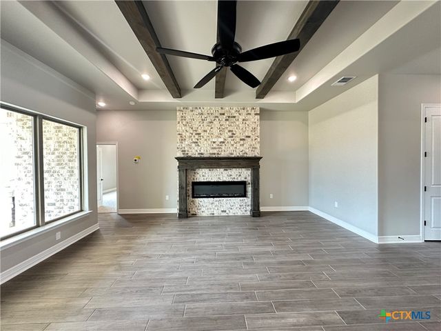 302 Lee Mays Boulevard, Troy, TX 76579