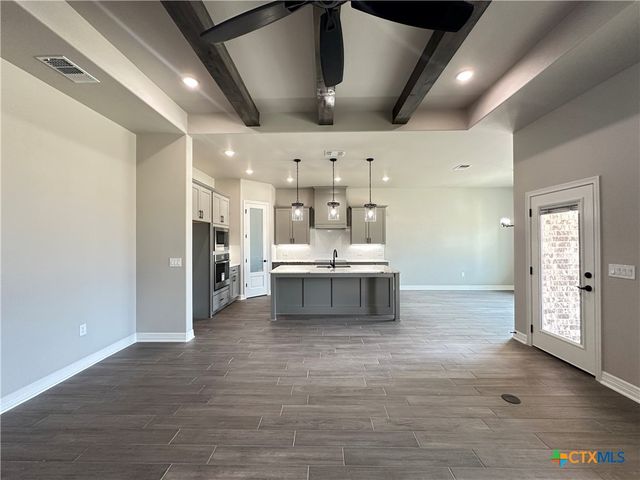 302 Lee Mays Boulevard, Troy, TX 76579