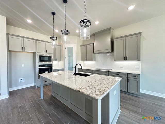 302 Lee Mays Boulevard, Troy, TX 76579