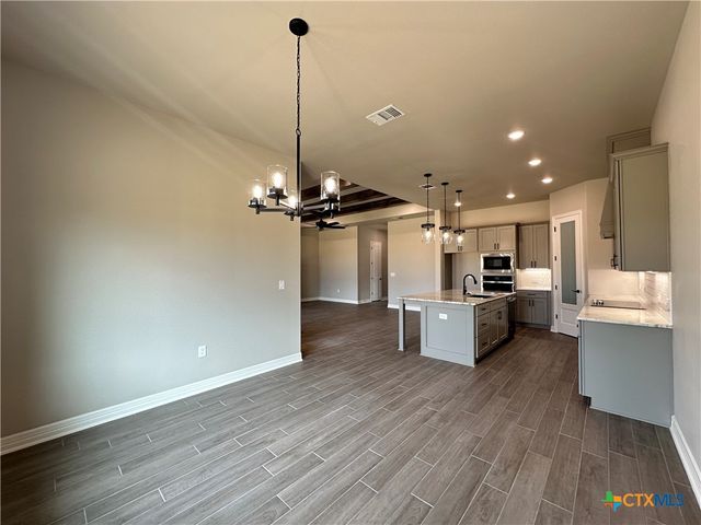 302 Lee Mays Boulevard, Troy, TX 76579