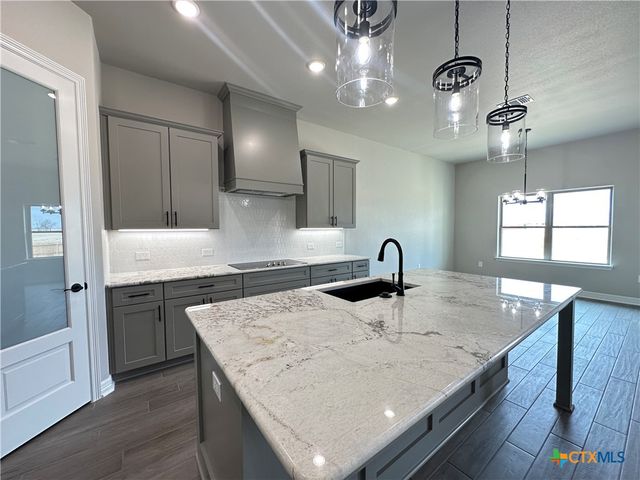 302 Lee Mays Boulevard, Troy, TX 76579