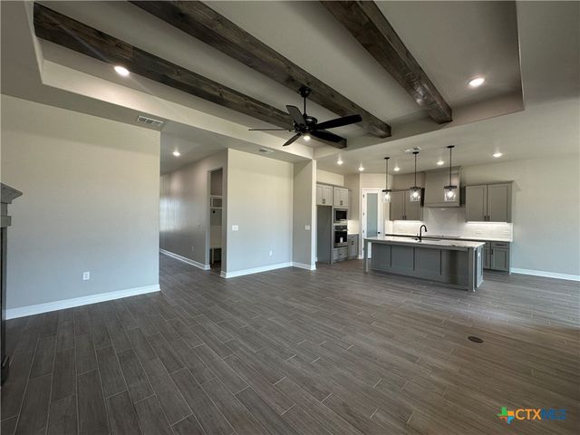 302 Lee Mays Boulevard, Troy, TX 76579