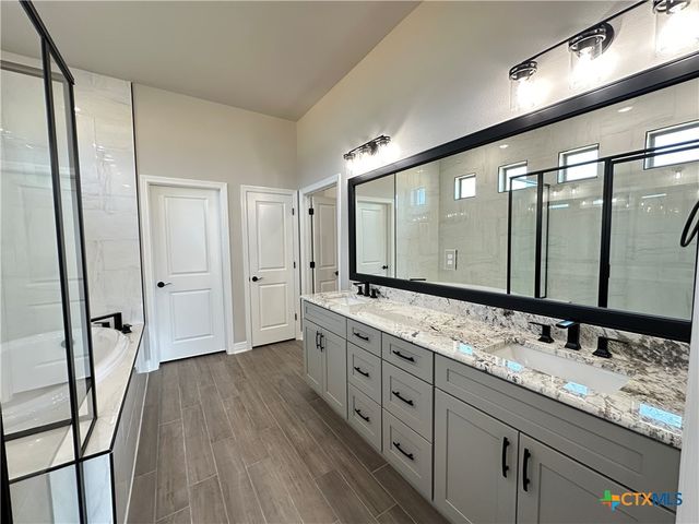 302 Lee Mays Boulevard, Troy, TX 76579