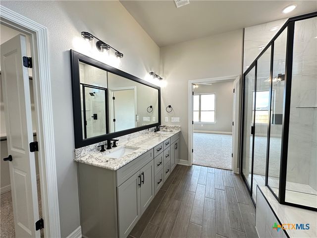 302 Lee Mays Boulevard, Troy, TX 76579