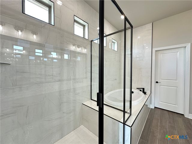 302 Lee Mays Boulevard, Troy, TX 76579