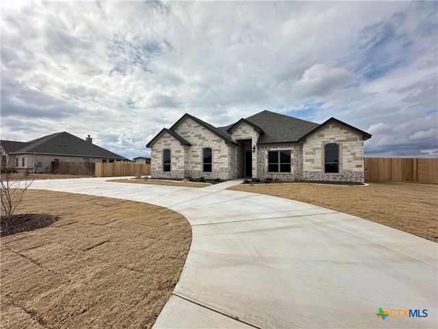 302 Lee Mays Boulevard, Troy, TX 76579