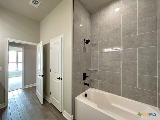 302 Lee Mays Boulevard, Troy, TX 76579