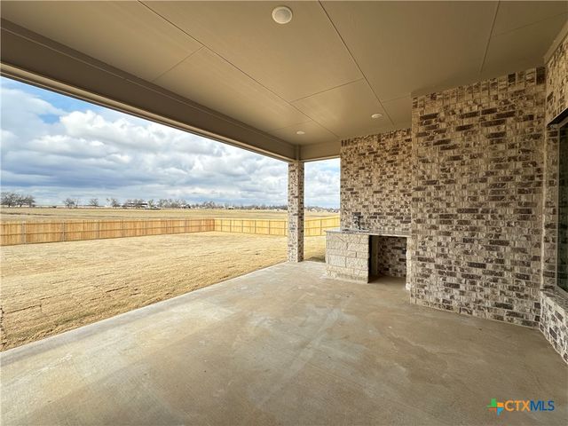 302 Lee Mays Boulevard, Troy, TX 76579