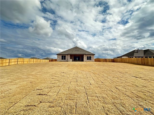 302 Lee Mays Boulevard, Troy, TX 76579