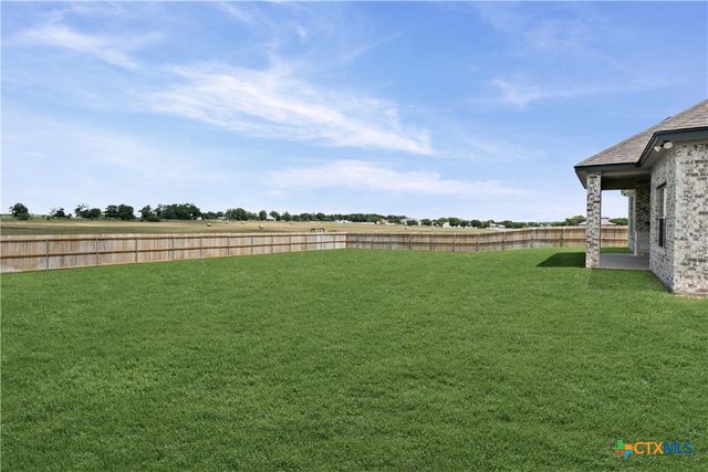 302 Lee Mays Boulevard, Troy, TX 76579