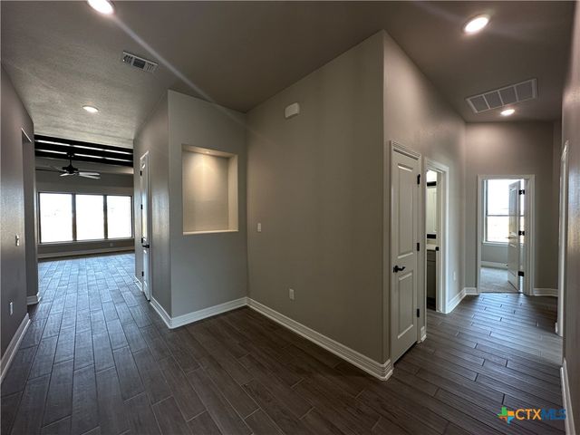 302 Lee Mays Boulevard, Troy, TX 76579