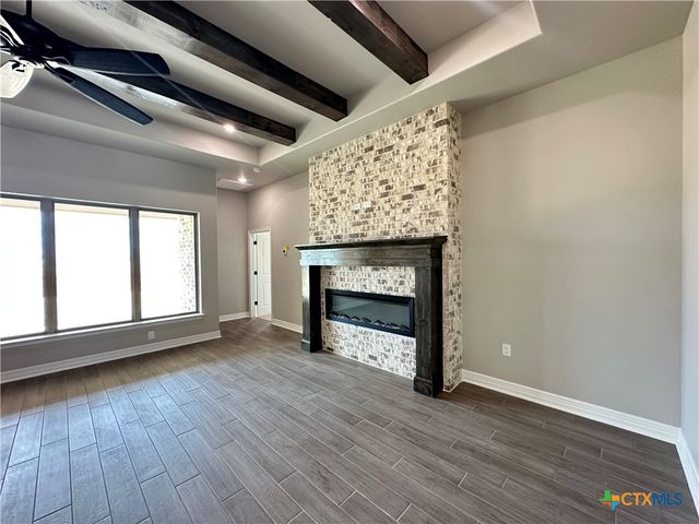 302 Lee Mays Boulevard, Troy, TX 76579