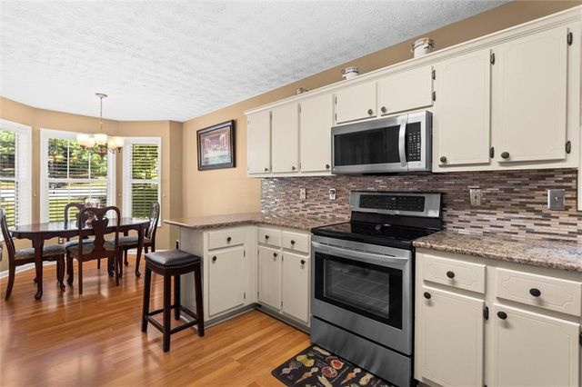 5310 Redfield Way, Flowery Branch, GA 30542