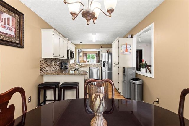 5310 Redfield Way, Flowery Branch, GA 30542