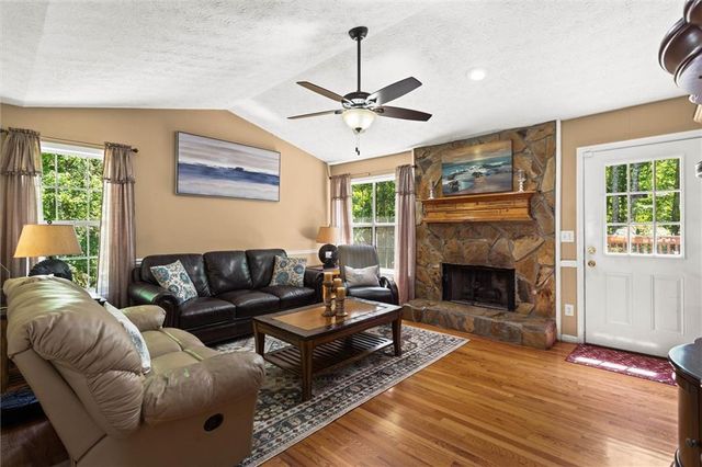 5310 Redfield Way, Flowery Branch, GA 30542