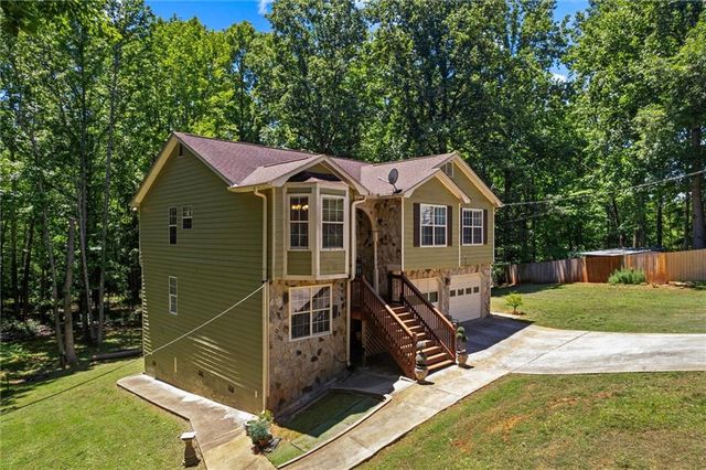 5310 Redfield Way, Flowery Branch, GA 30542