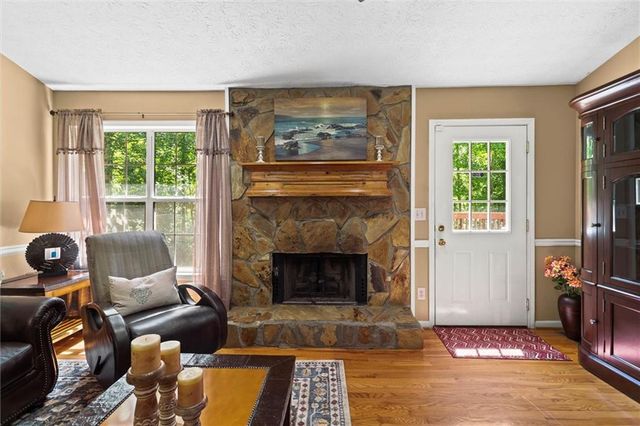 5310 Redfield Way, Flowery Branch, GA 30542