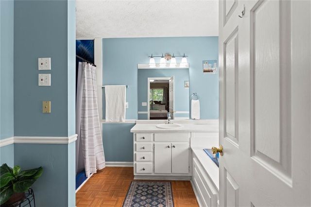 5310 Redfield Way, Flowery Branch, GA 30542